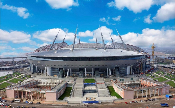 НЛО приземлилось в центре Петербурга